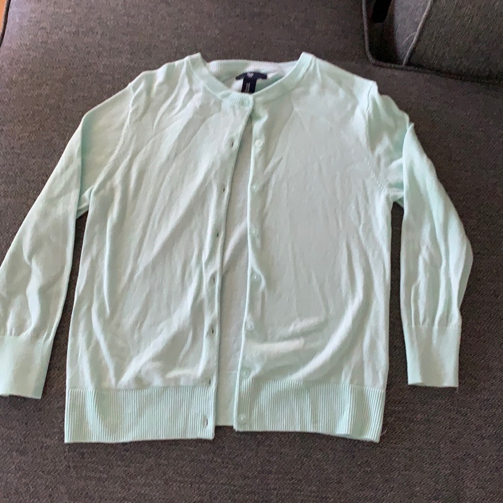 Small gap light green cardigan